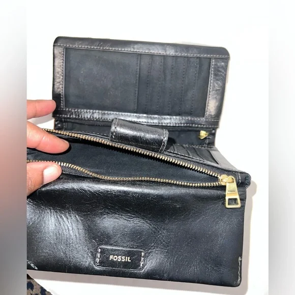 FOSSIL Ellis Black, Brown, and Gray Wallet - Picture 6 of 7